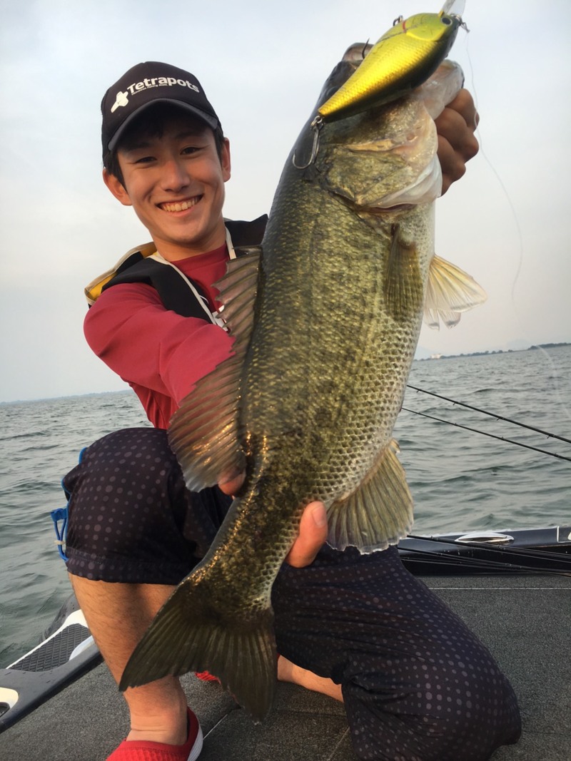 琵琶湖 宮廣プロとマグナムクランクゲームでバス釣果