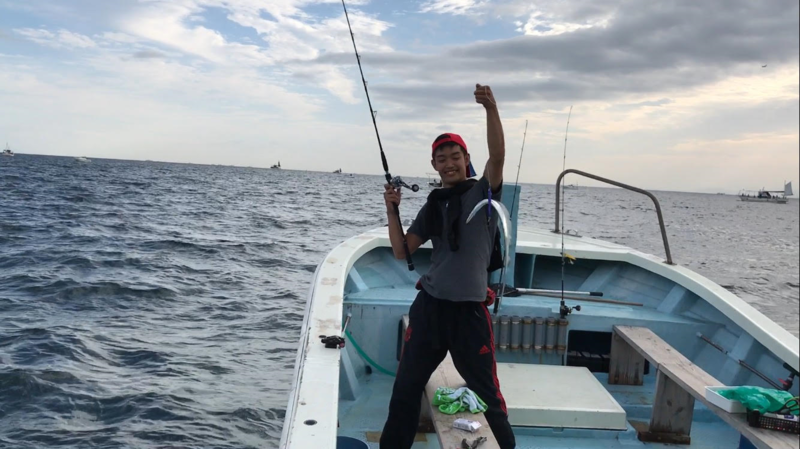 小島漁港 タチウオジギングでタチウオ・アジ・サワラ釣果
