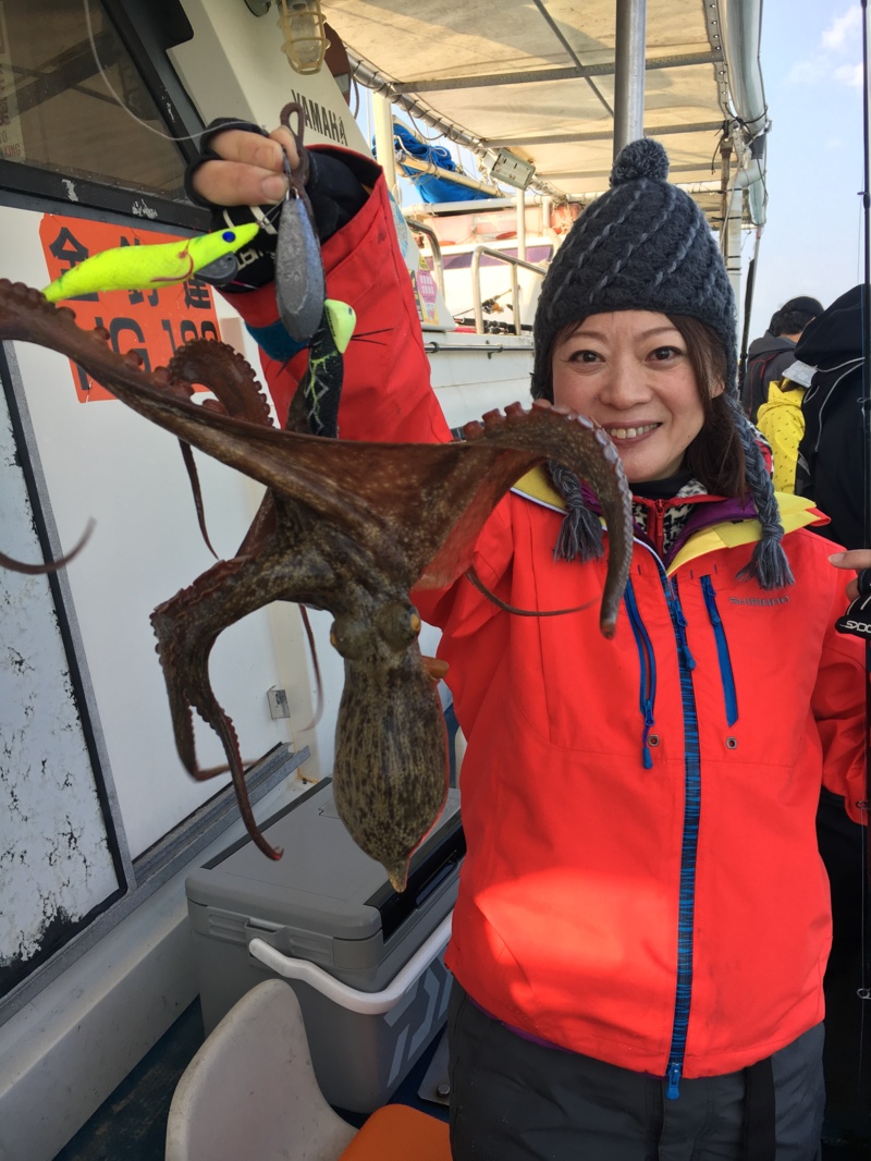 こんな季節ですがタコ釣れてます!!