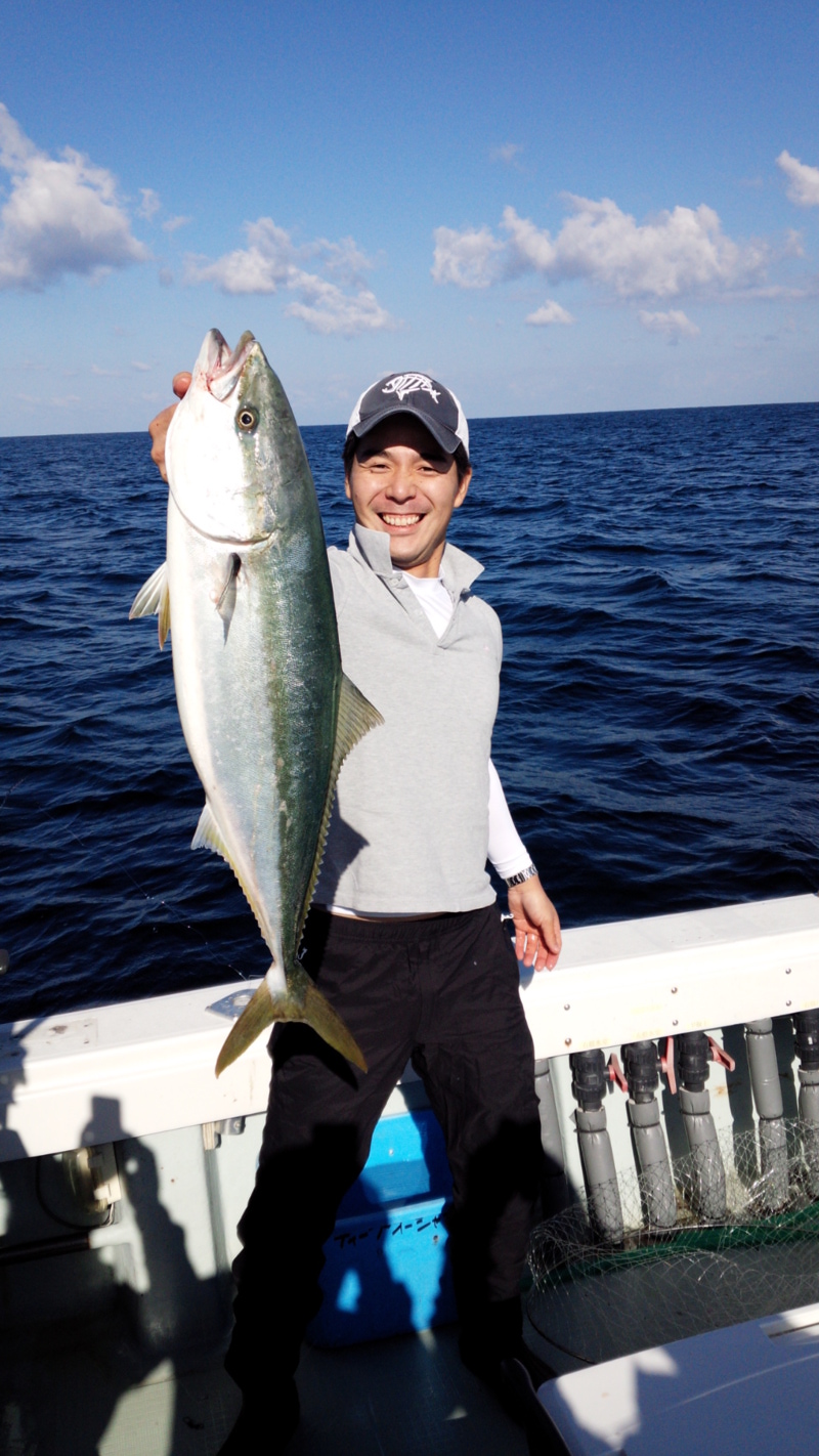 「福井県茱崎沖」縦釣りで青物/ブリ・メジロ釣果!