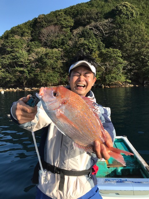 三重県三木浦でカセのグレ釣り│真鯛イエロー効果絶大