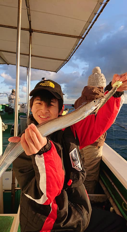 寒くなったが釣果は熱い!?船タチウオテンヤ