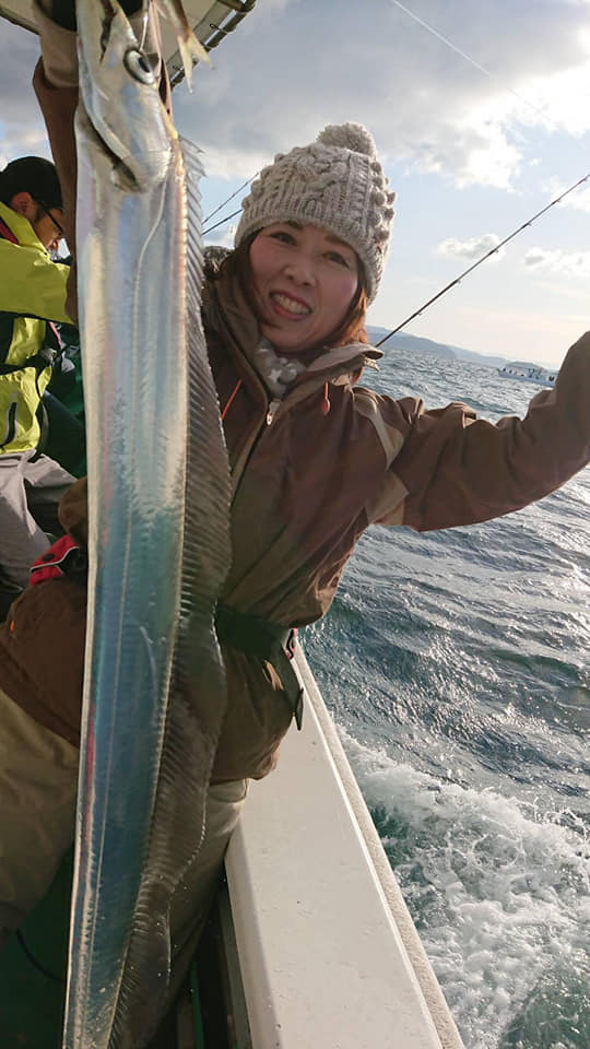 寒くなったが釣果は熱い!?船タチウオテンヤ