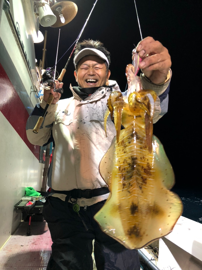 福井県若狭大島海生丸の船釣りでアオリイカ釣果
