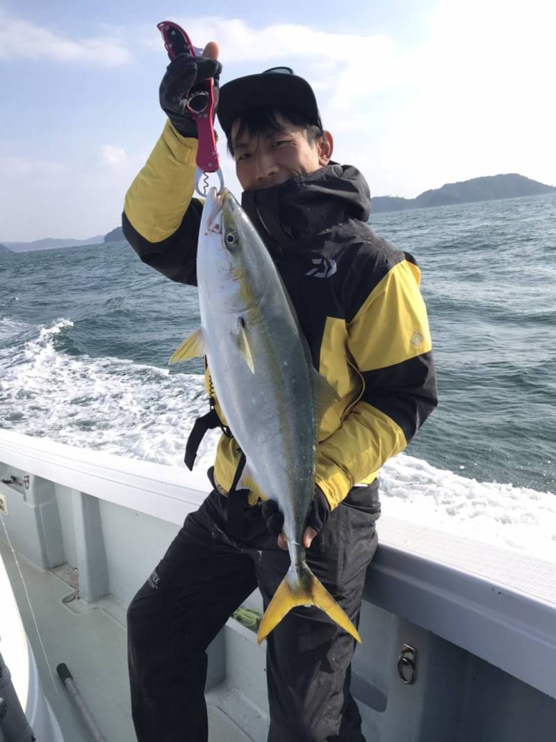 和歌山県エムズジャークの船釣りでクログチ・ハマチ・メジロ釣果