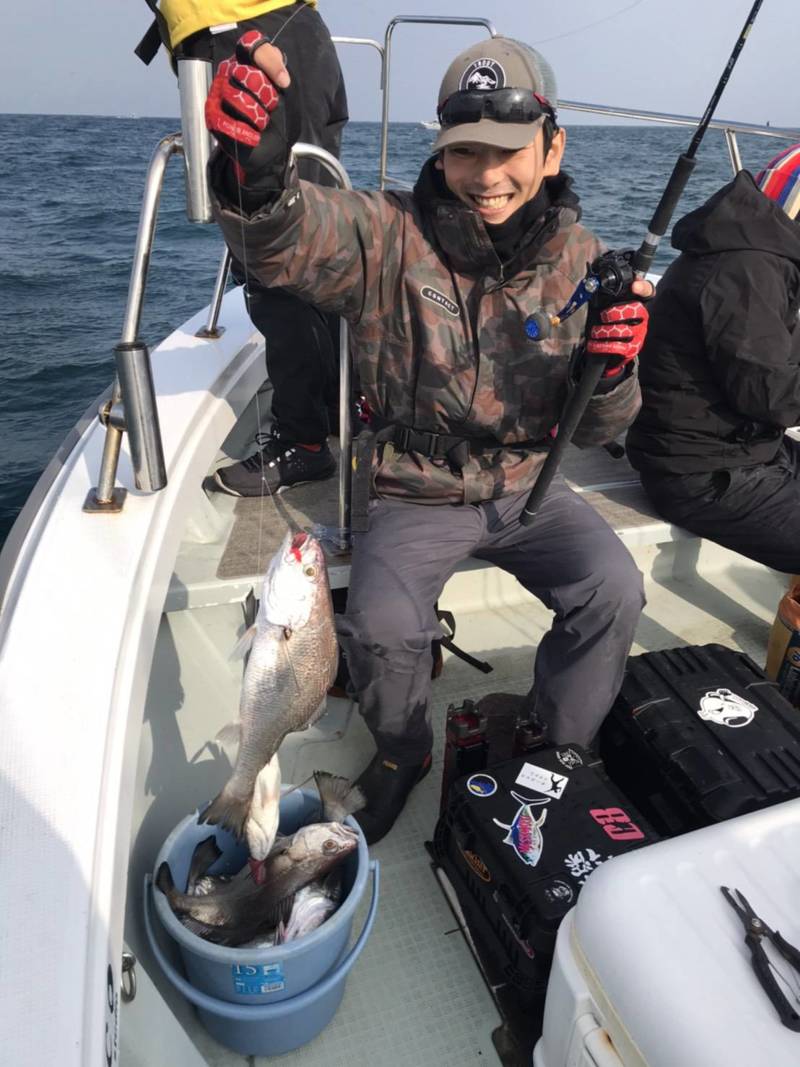 和歌山県エムズジャークの船釣りでクログチ・ハマチ・メジロ釣果