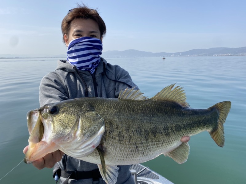 滋賀県琵琶湖のボートゲームでブラックバス釣果