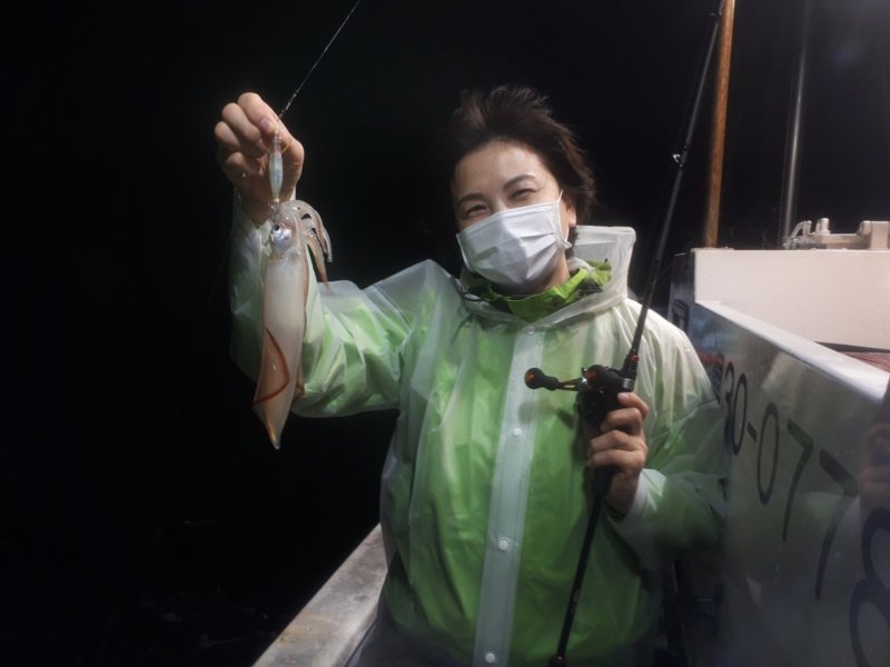 福井県小浜市丸吉丸の船釣りでマイカ・麦イカ・ヤリイカ釣果