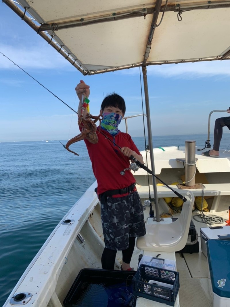兵庫県垂水沖大ちゃん丸の船釣りでタコ釣果