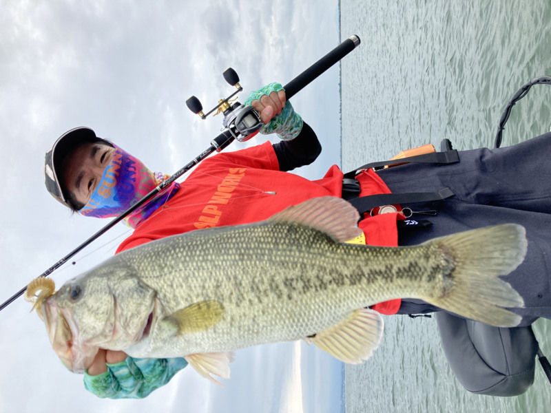 滋賀県琵琶湖のレークマリーナでブラックバス釣果