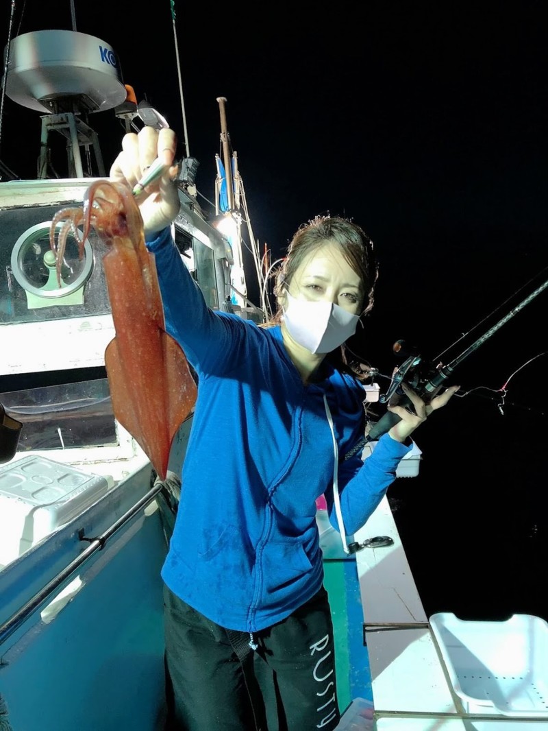 京都府京丹後SUGURUMARUの船釣りでマイカ釣果