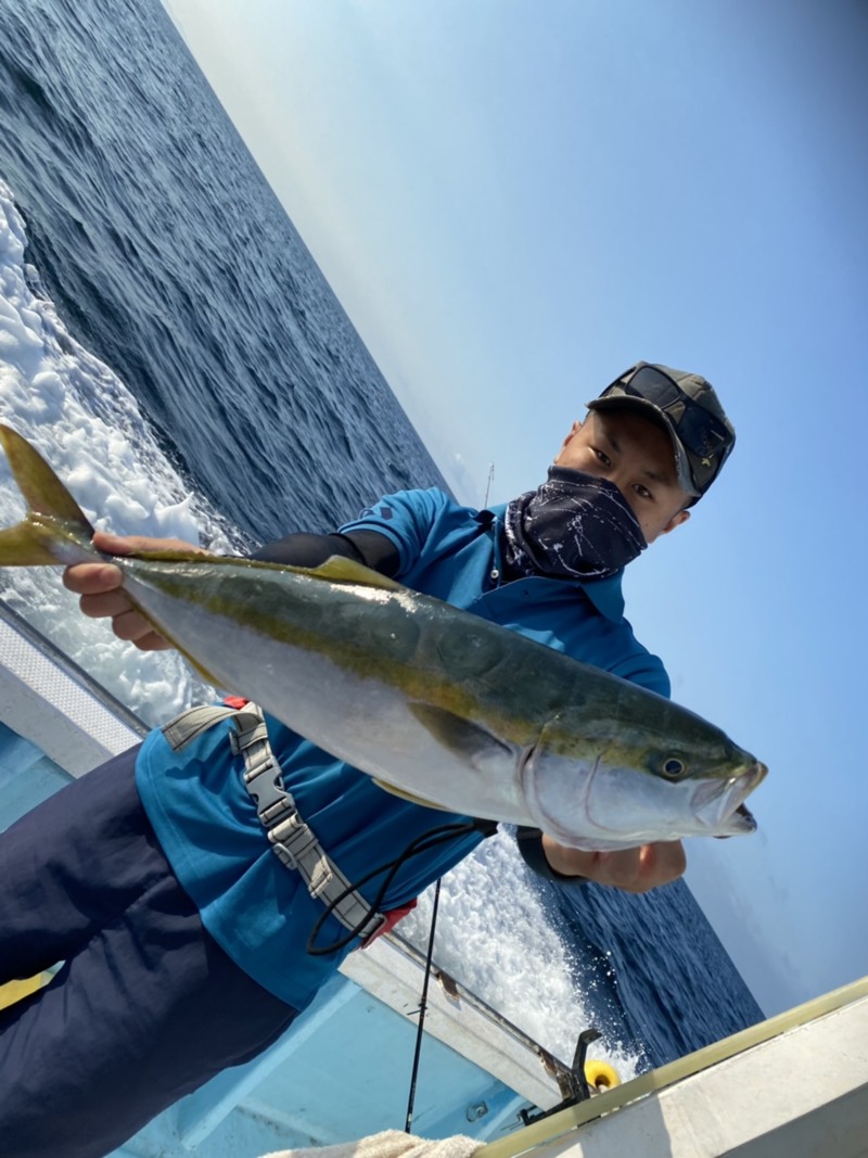 和歌山県御坊みなと丸の船釣りでオオモンハタ・ハマチ釣果