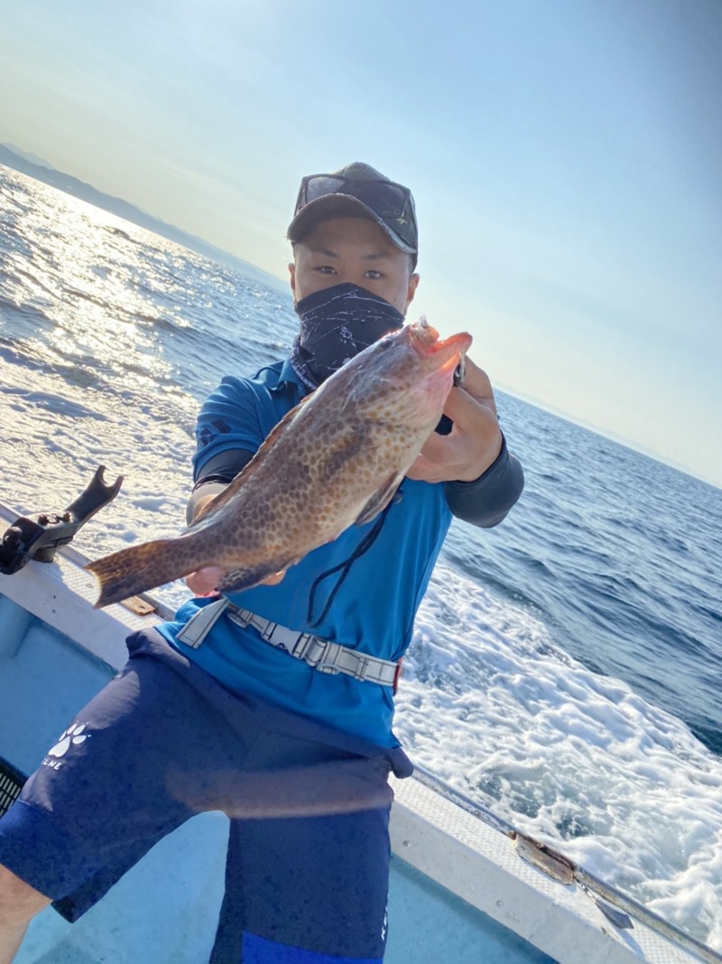 和歌山県御坊みなと丸の船釣りでオオモンハタ・ハマチ釣果