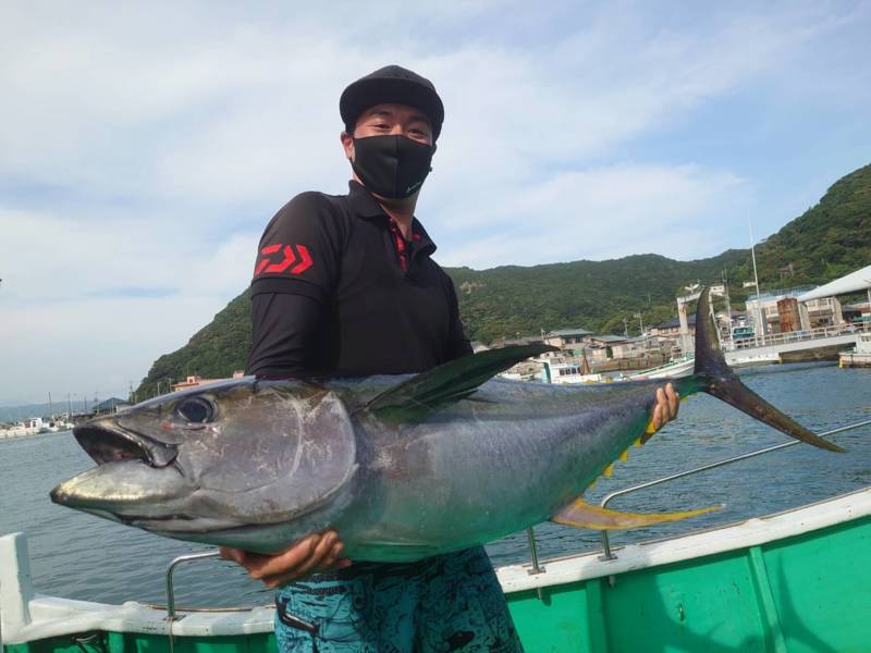 和歌山県串本のキャスティングでキハダマグロ釣果