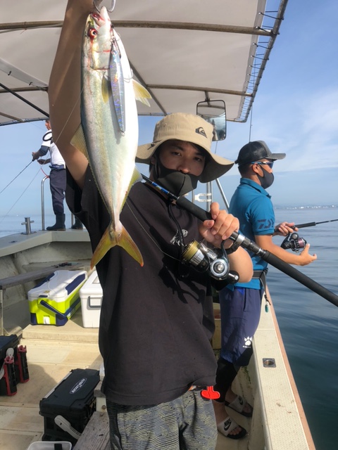 兵庫県明石市のオフショアジギングでハマチ・サワラ釣果