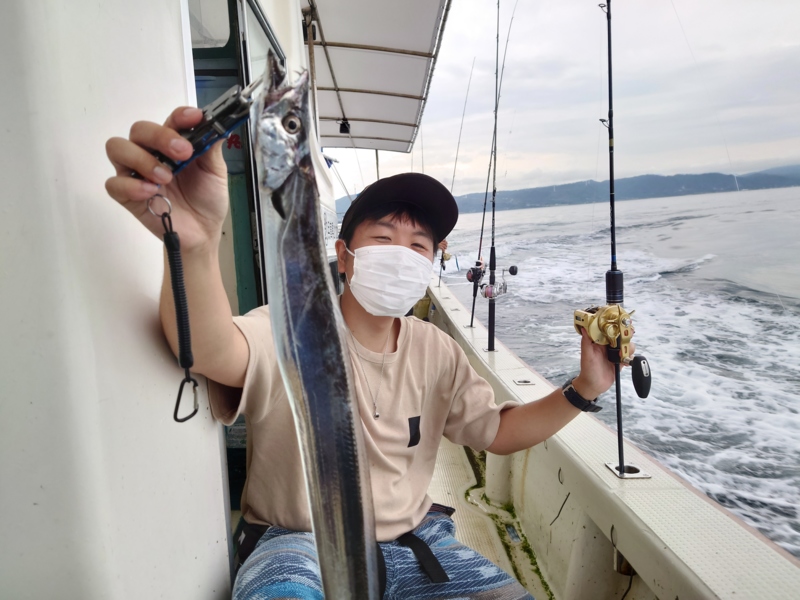 兵庫県明石市リタックルの船釣りでタチウオ・ハマチ・メジロ釣果