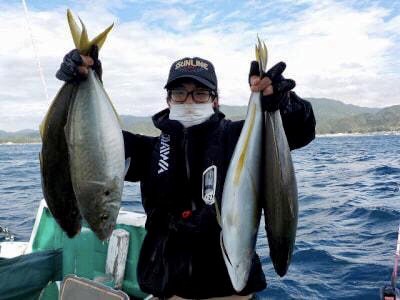 和歌山県見老津天昇丸の船釣りでシマアジ釣果