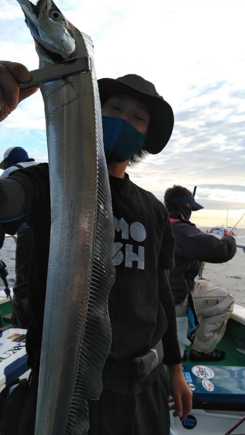兵庫神戸市 仙正丸の船釣りでタチウオ釣果