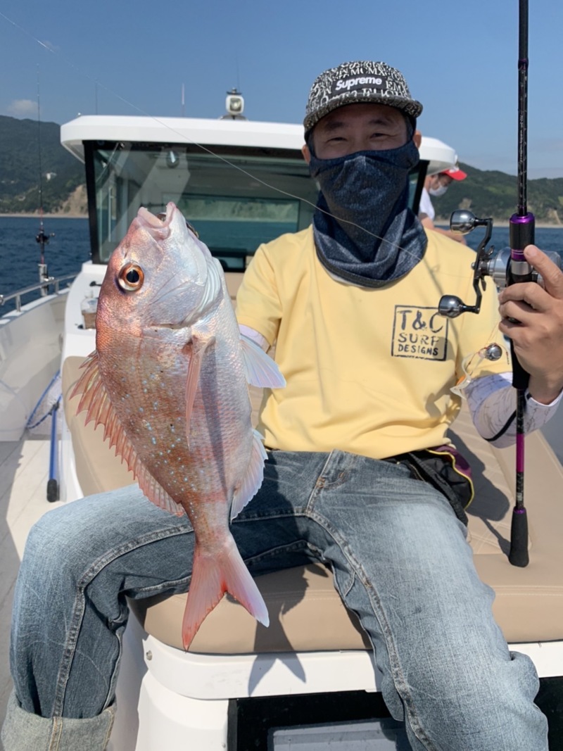 兵庫県淡路島観光ホテルの船釣り鯛・メジロ釣果