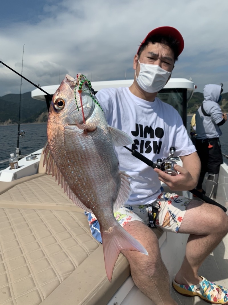 兵庫県淡路島観光ホテルの船釣り鯛・メジロ釣果