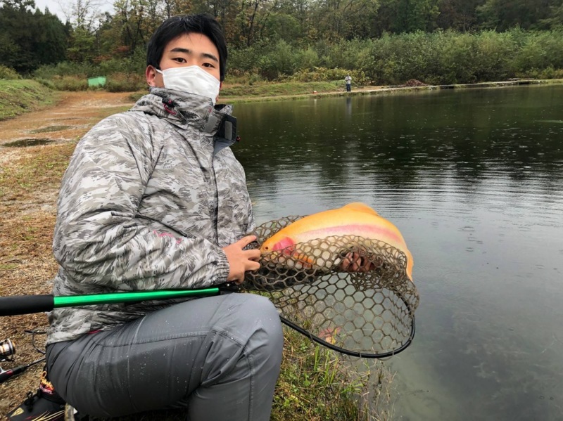 長野県のフィッシングランド・鹿島槍ガーデンでニジマス釣果