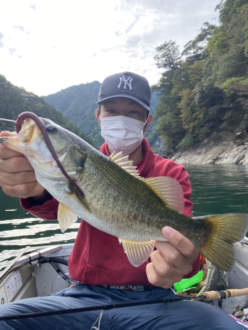 奈良県吉野郡の池原ダムでバス釣果