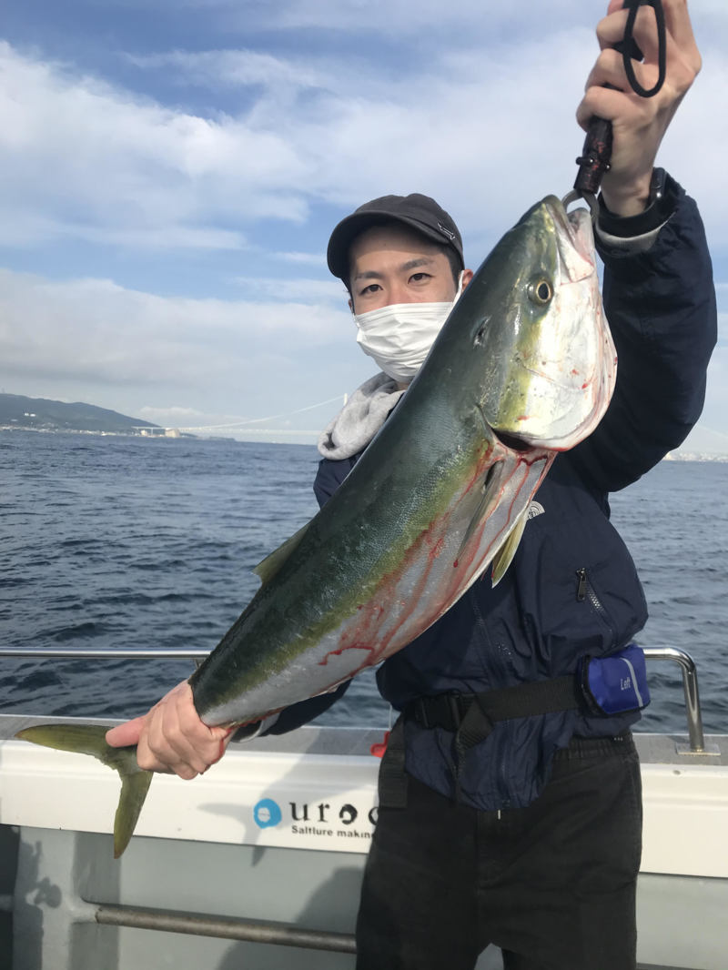 兵庫県明石市の船釣りでメジロ・サワラ・タチウオ釣果