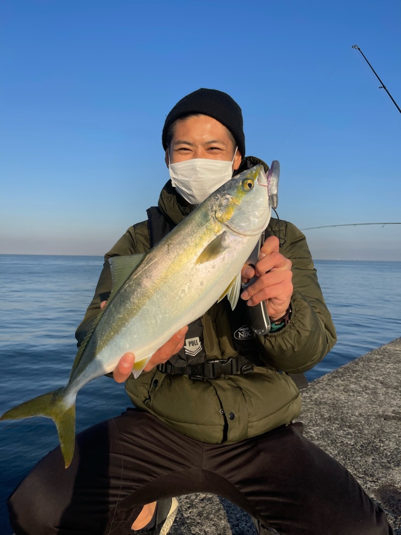 大阪府和泉北群 岸和田渡船の船釣りでツバス・メジロ釣果