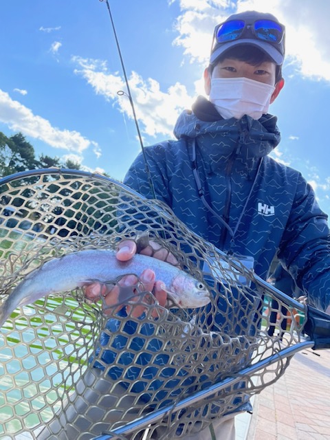 大阪府豊中市の管理釣り場でニジマス釣果