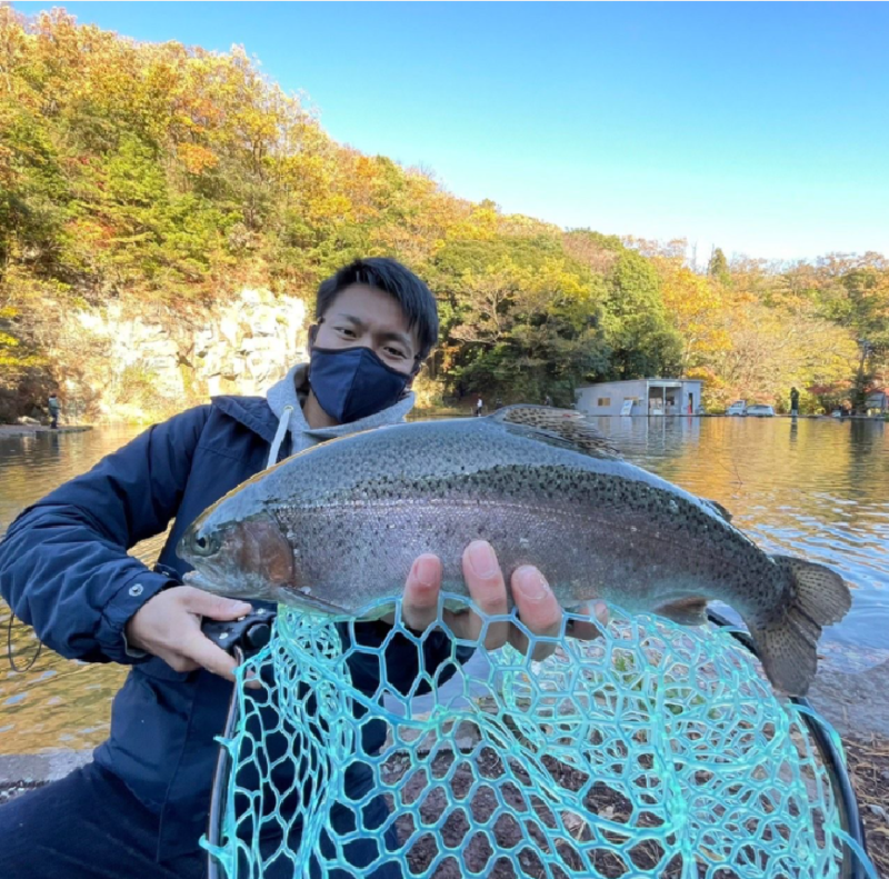 静岡県裾野市のすそのフィッシングパークでニジマス釣果