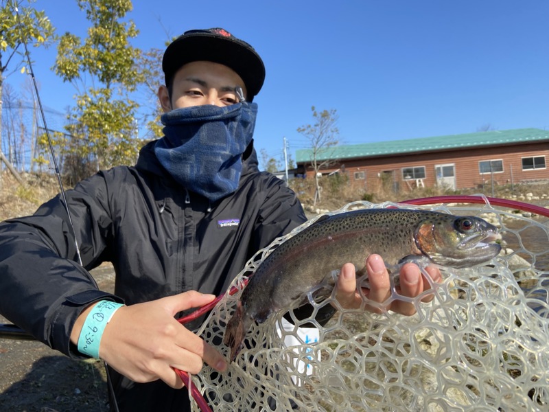 滋賀県のフィッシングパーク高島の泉でニジマス・イワナ釣果