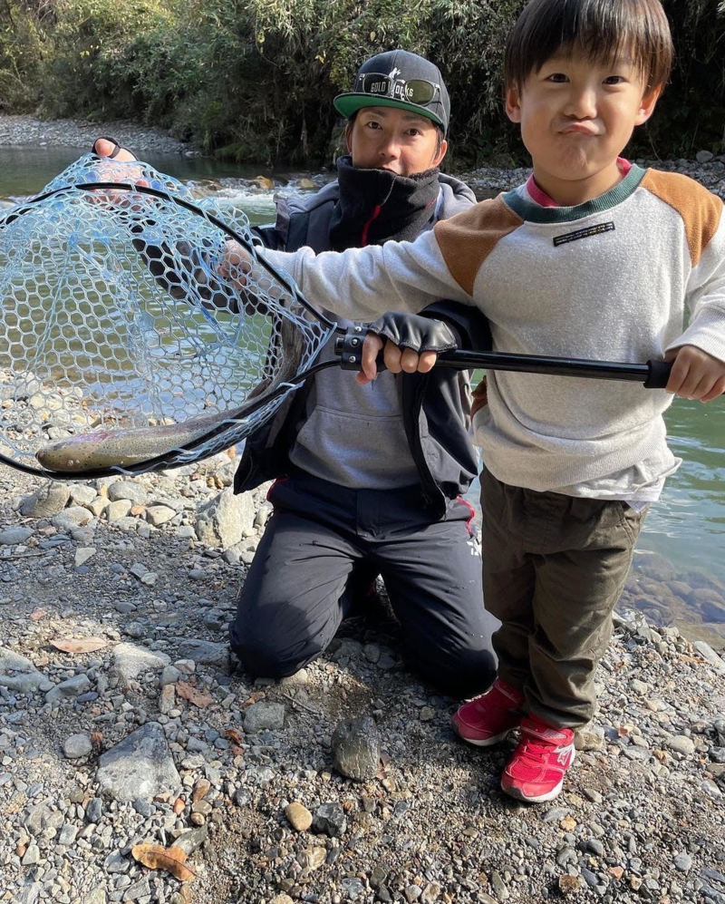 大阪府高槻市の芥川マス釣り場でニジマス釣果