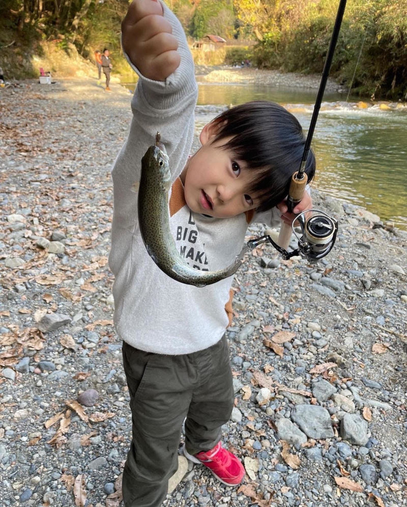 大阪府高槻市の芥川マス釣り場でニジマス釣果