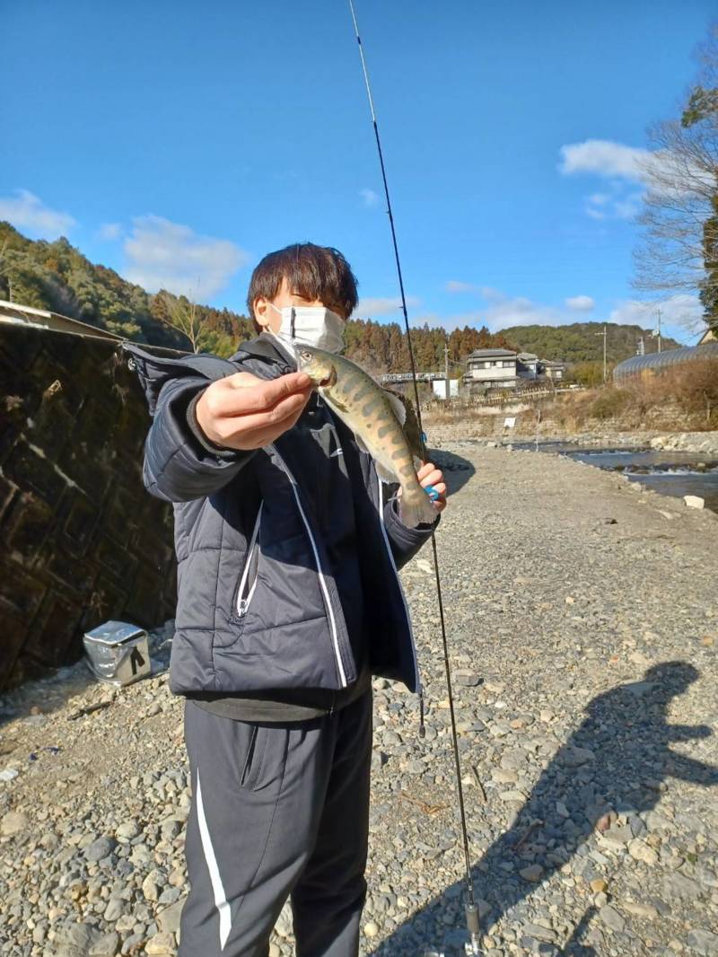 大阪府 芥川漁協のルアー釣りでニジマス・ヤマメ・イワナ釣果