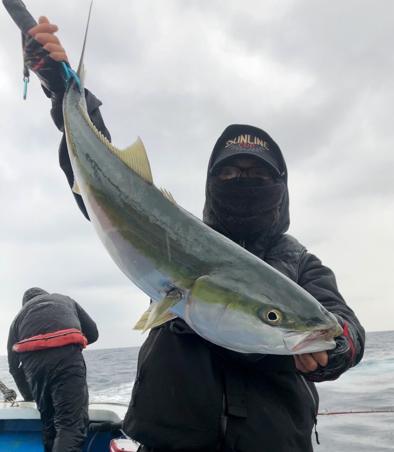 和歌山県中紀比井 岬丸の船釣りでサバ・ゴマサバ釣果