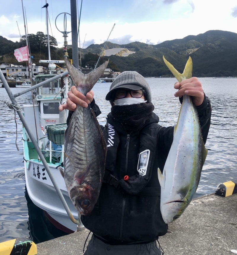 三重県二木島沖 三善丸の船釣りで真鯛・目鯛釣果