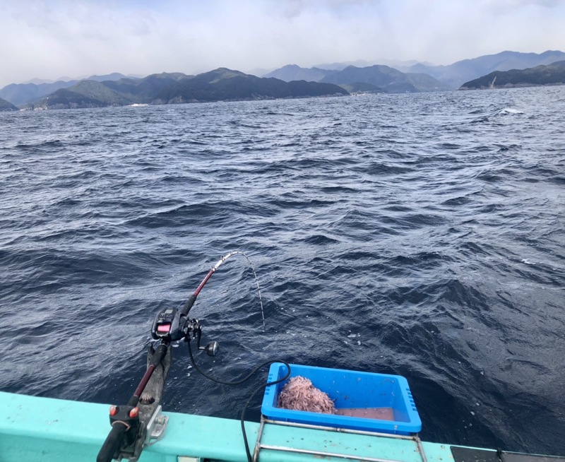 三重県二木島沖 三善丸の船釣りで真鯛・目鯛釣果