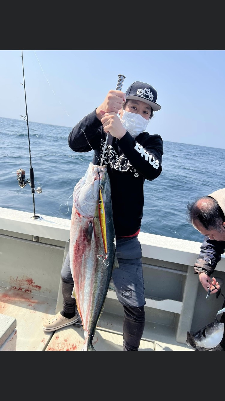 京都府宮津 エビスのジギングで鰤釣果