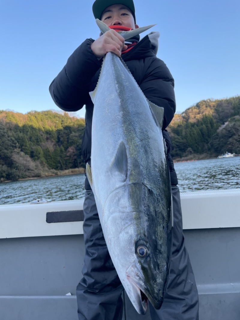 京都府丹後 舞鶴ノースポイントの船釣りでブリ釣果