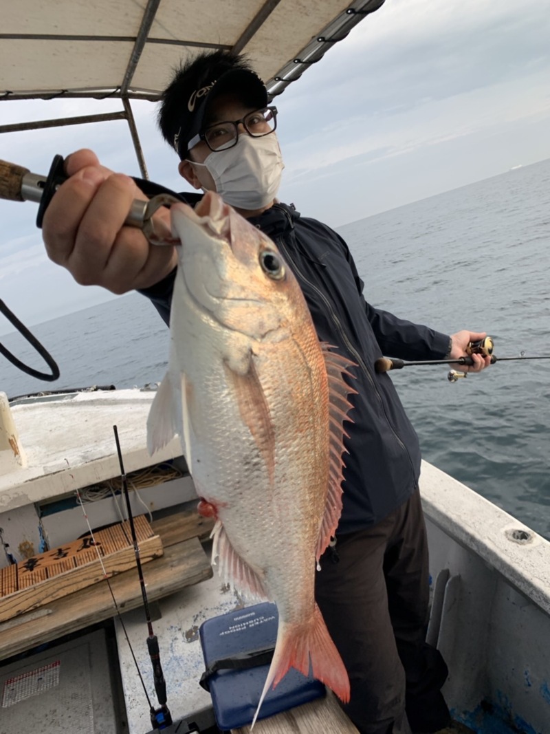 大阪府幸吉丸の船釣りで真鯛釣果