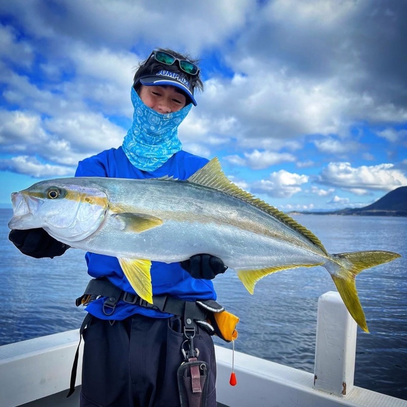 三国沖ヒラマサキャスティング&ジギング