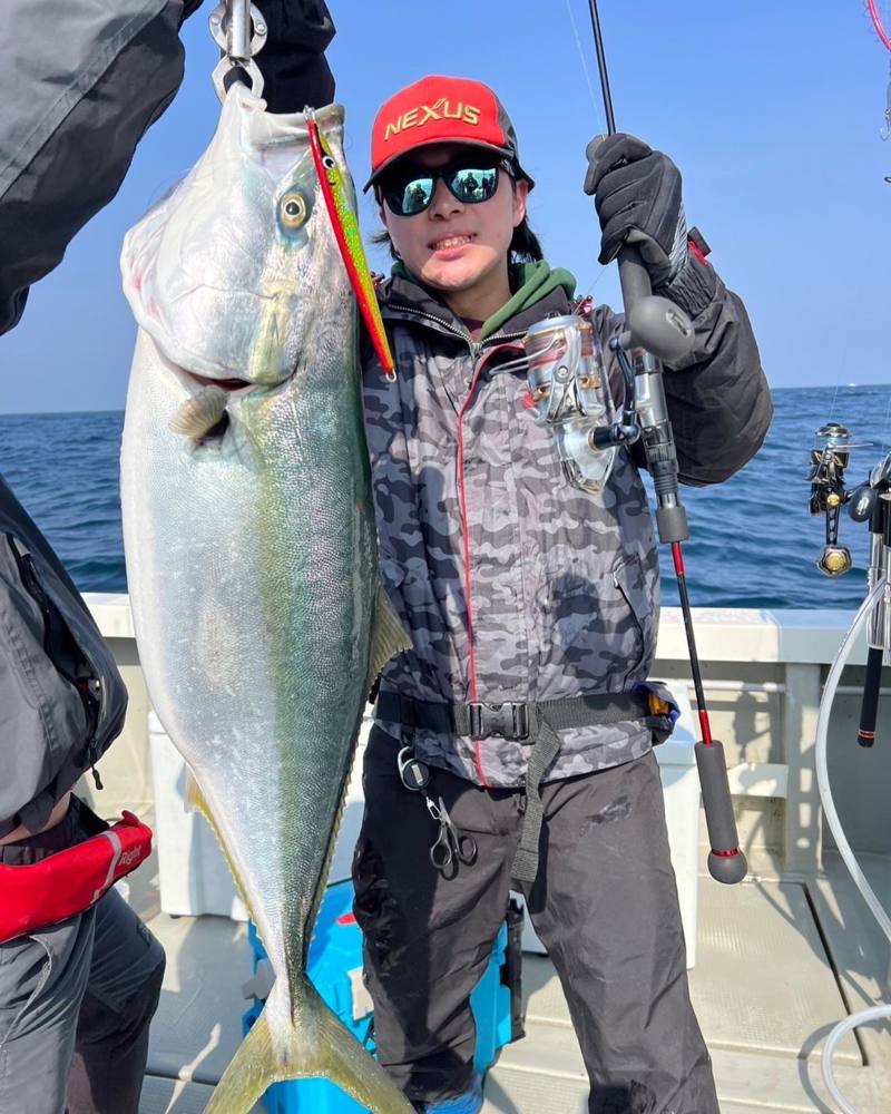 京都府宮津丹後の青物ジギングでブリ釣果