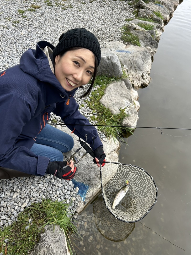 三重県いなべ市サンクチュアリでルアーのニジマス釣果