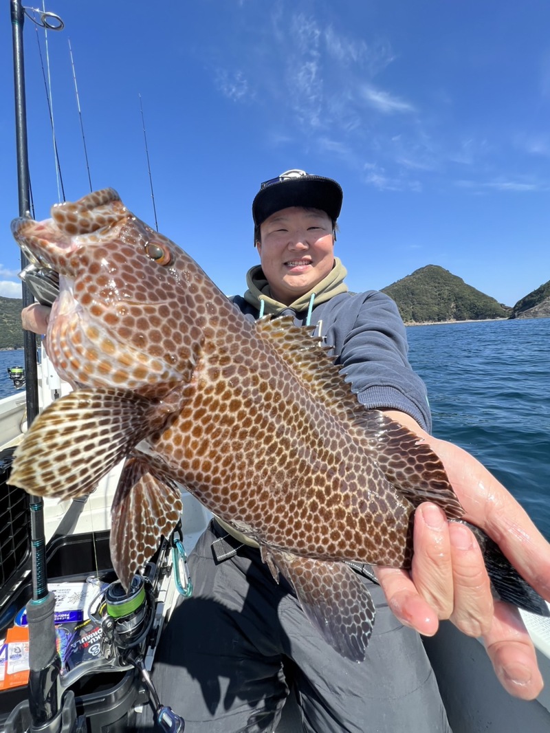 三重県引本のレンタルボートでロック、エギング釣果