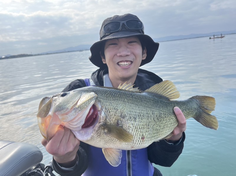滋賀県守山市より琵琶湖レンタルボートでブラックバス釣果