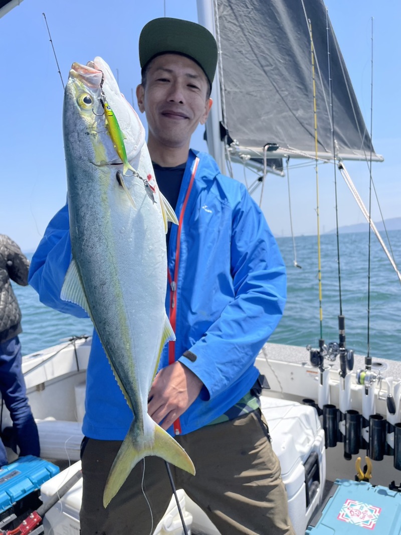 西宮神戸マリーナから大阪湾・明石周辺のSLJでハマチ釣果