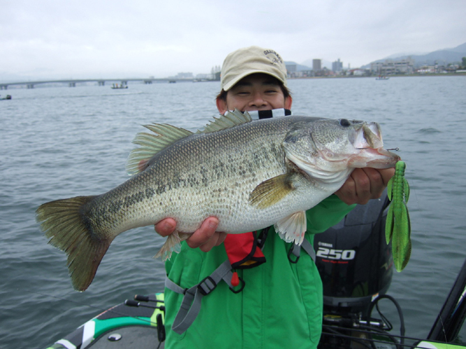 「滋賀県」琵琶湖でジャッカルプロガイドとブラックバス攻略!