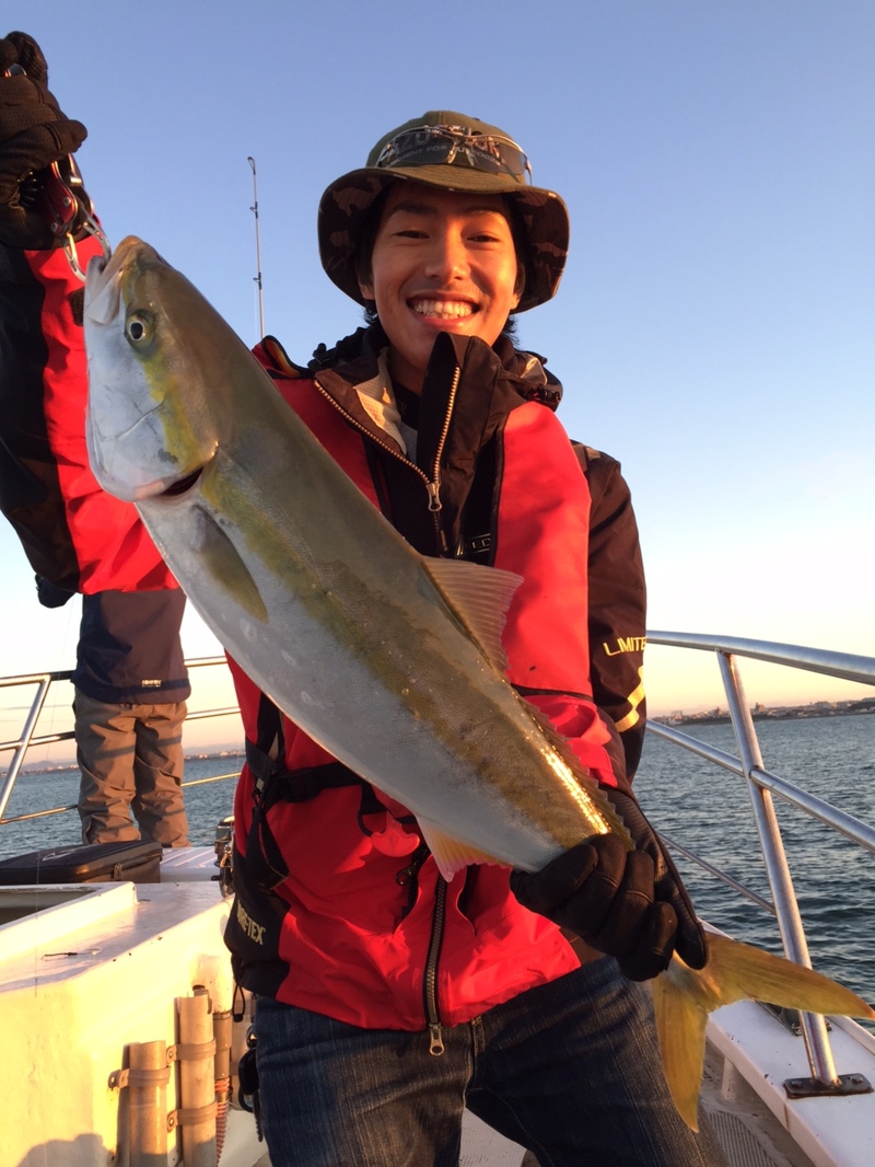 「明石沖」ジギング・ハマチ、サワラ、あじ釣り