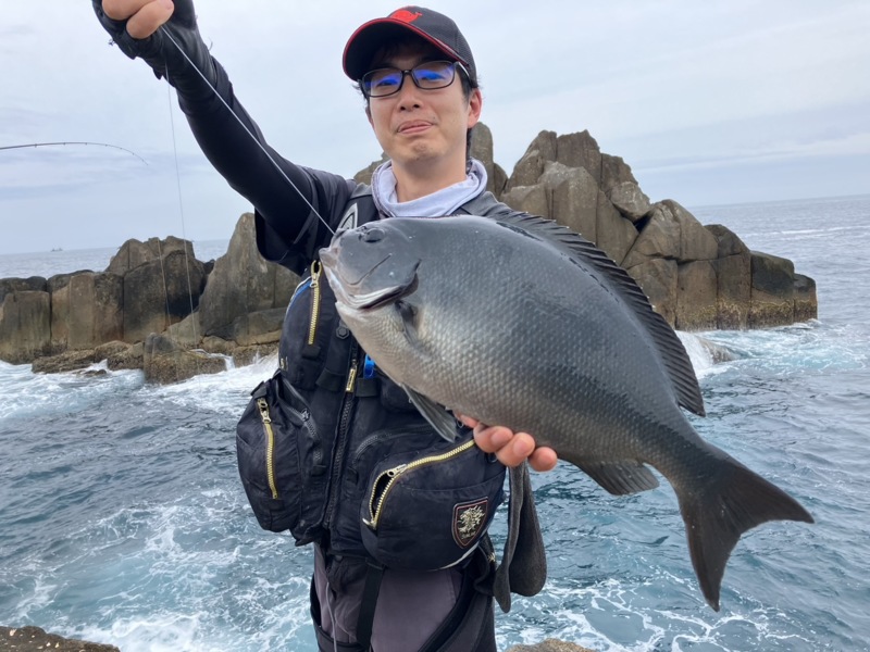梶賀 解禁磯の尾長グレ