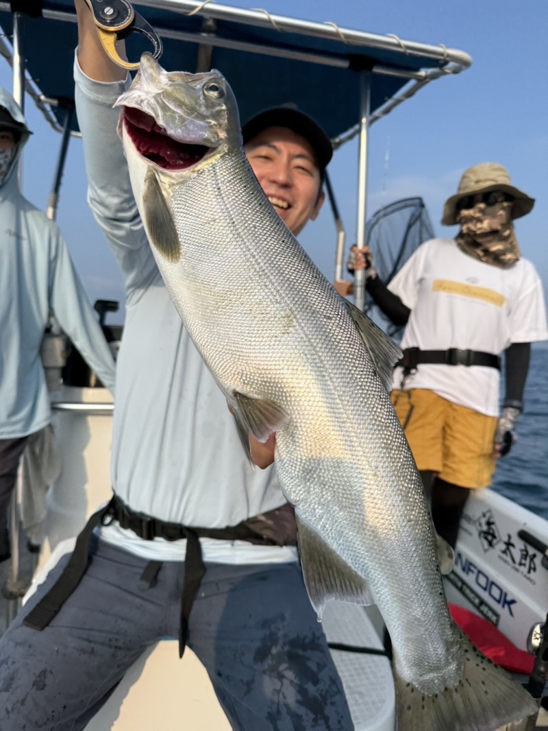 滋賀県琵琶湖の船からジギングでビワマス釣果